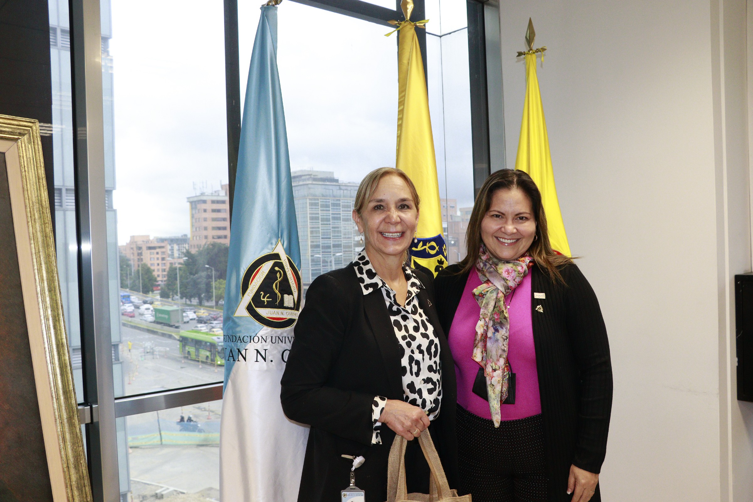 Dra. Ana María Piñeros, Rectora de la Corpas y la Dra. Cecilia Paredes, Rectora de la ESPOL